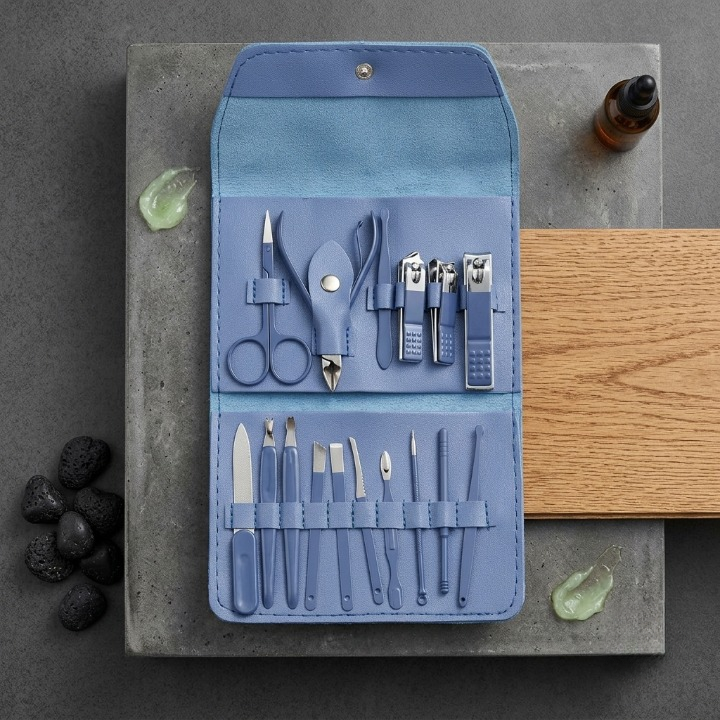 16-Piece Manicure & Pedicure Kit – Stainless Steel Nail Grooming Set with Travel Case